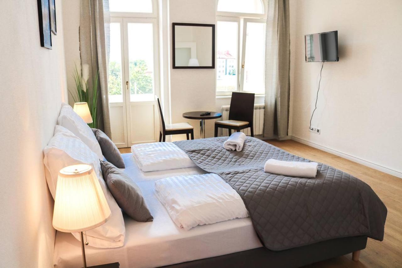Rose Suites And Rooms Praga Exterior foto